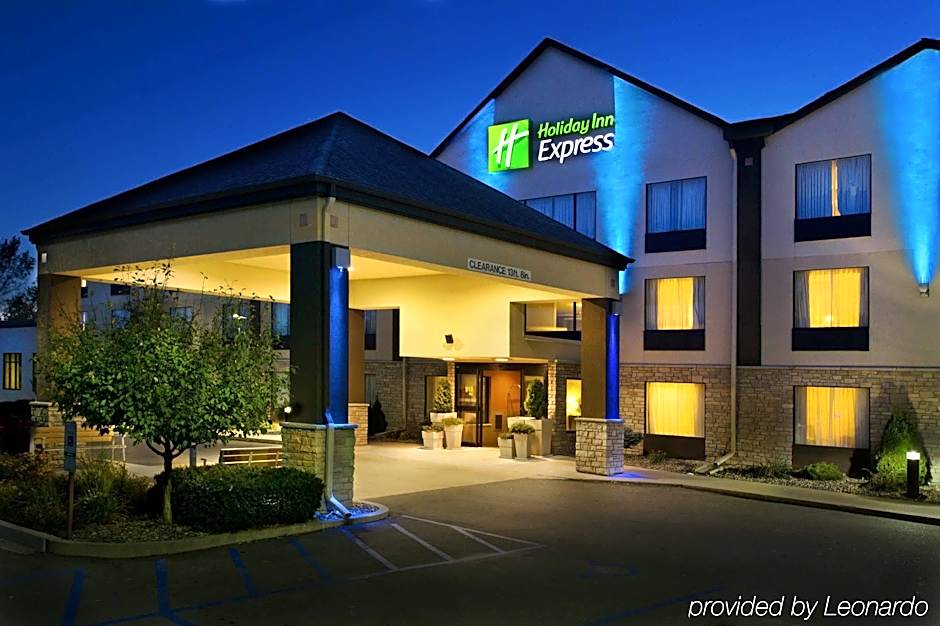 Stay Suites formerly known as Days Inn & Suites by Wyndham La Crosse-Onalaska