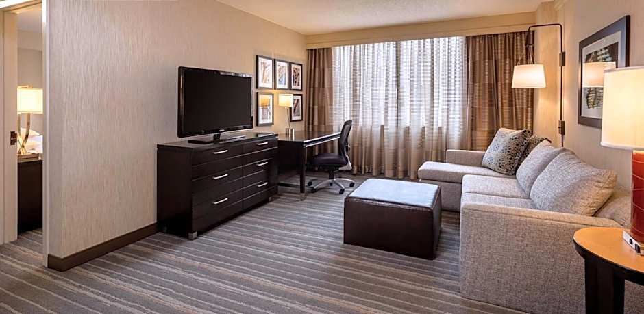 DoubleTree Suites By Hilton Minneapolis