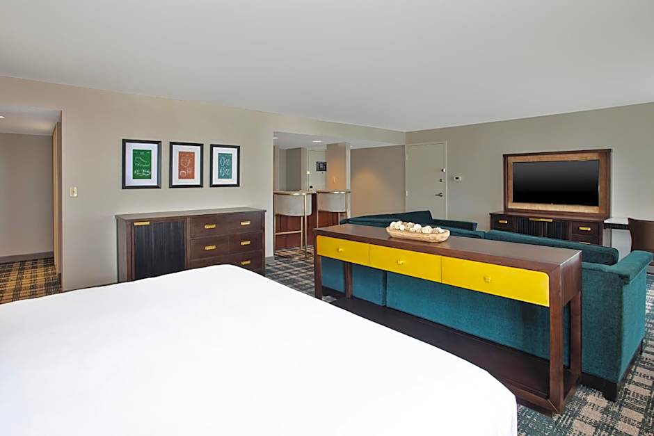 DoubleTree by Hilton Lansing