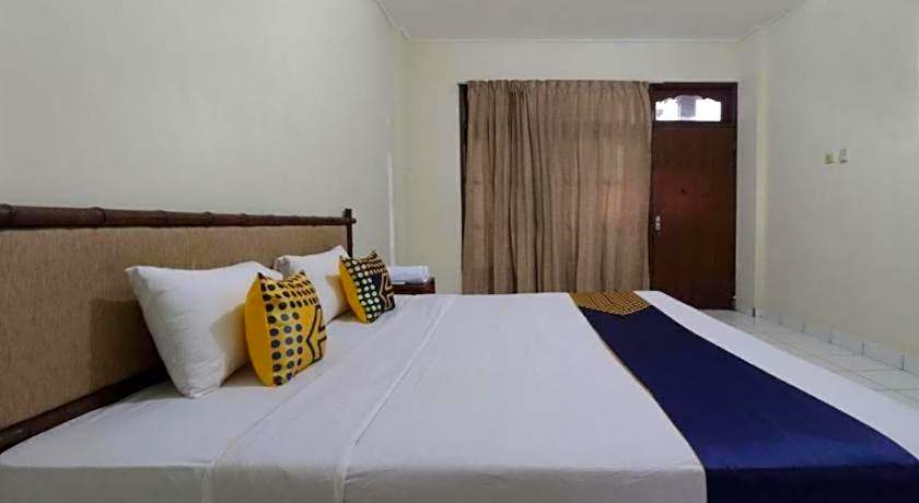 SPOT ON 2426 Hotel Aget Jaya Ii