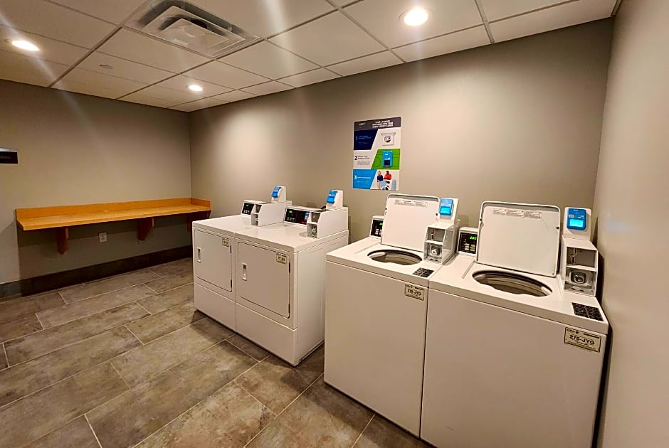 Hawthorn Suites by Wyndham Del Rio
