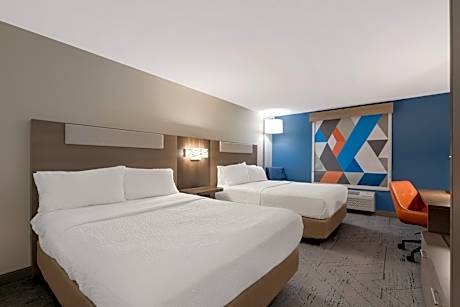 2 Queen Beds Standard Pet Friendly