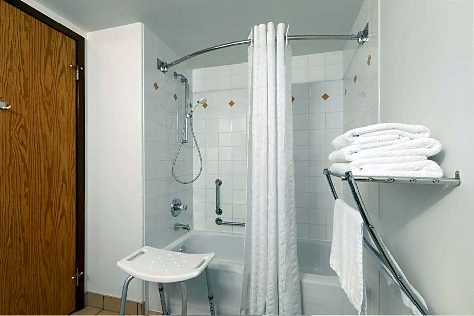 Super 8 by Wyndham Yellowknife