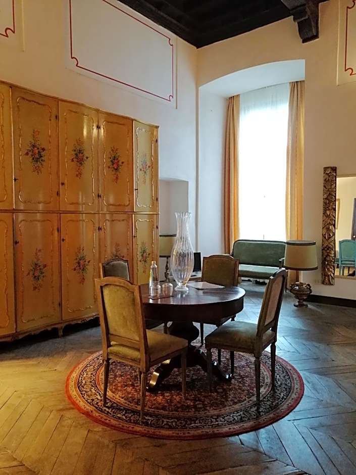 Castello Di Compiano Hotel Relais Museum