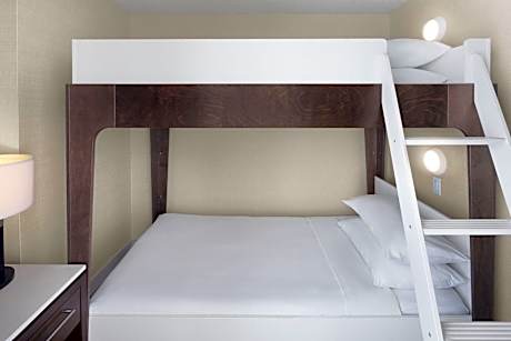 Room (Kid Zone Room) (2 Twin Beds)