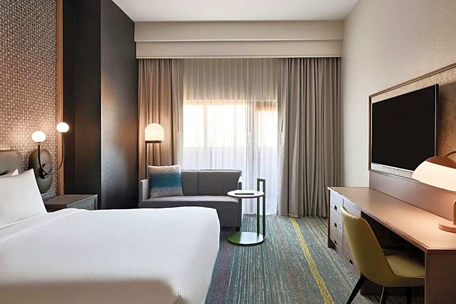 Renaissance® Phoenix Glendale Hotel & Conference Center
