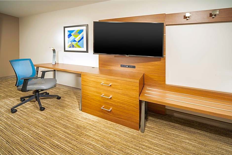 Holiday Inn Express & Suites Brevard - City Center By IHG