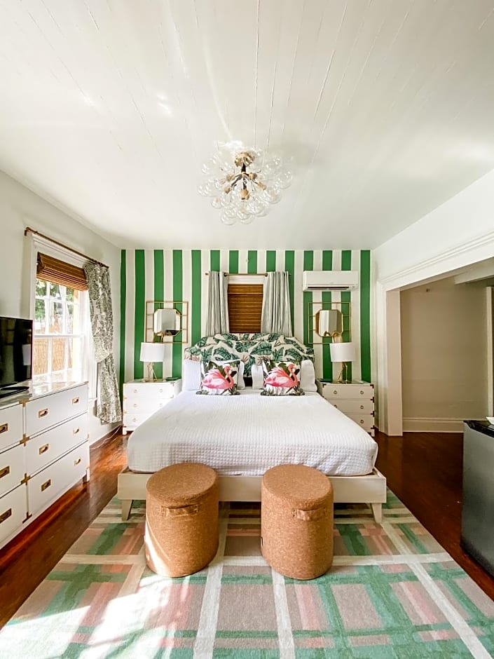 Marreros Guest Mansion - Adult Only