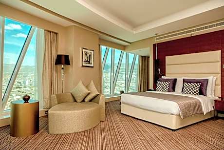 Executive Suite with one King Bed