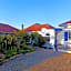 Guinea Fowl Lodge - Lagoon & Heads View B&B, Central Knysna