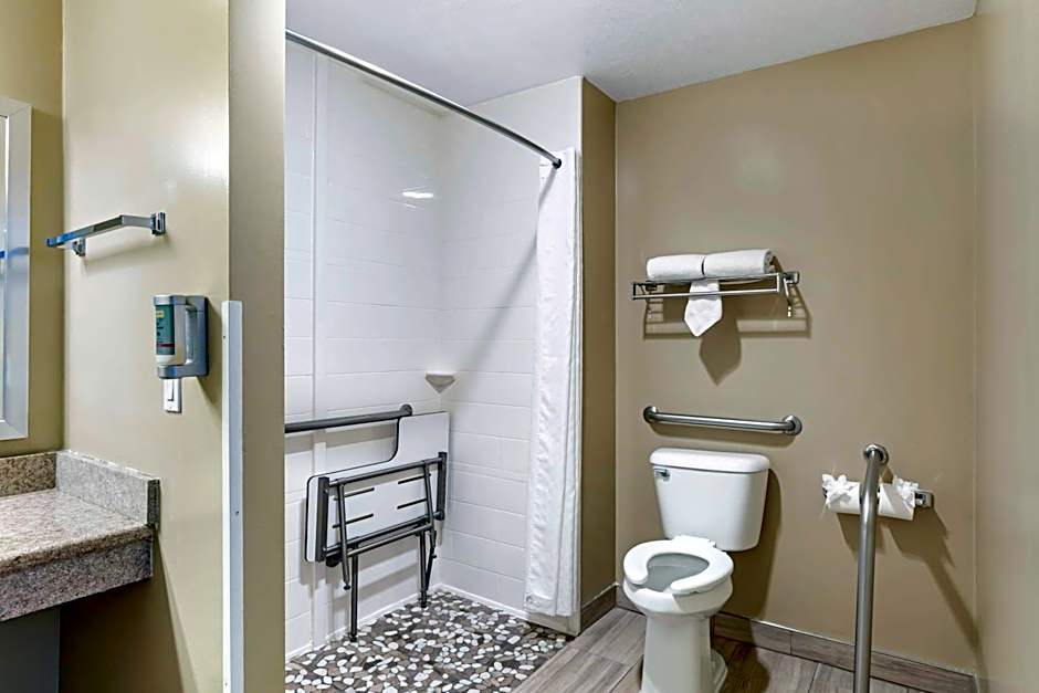 Best Western China Lake Inn