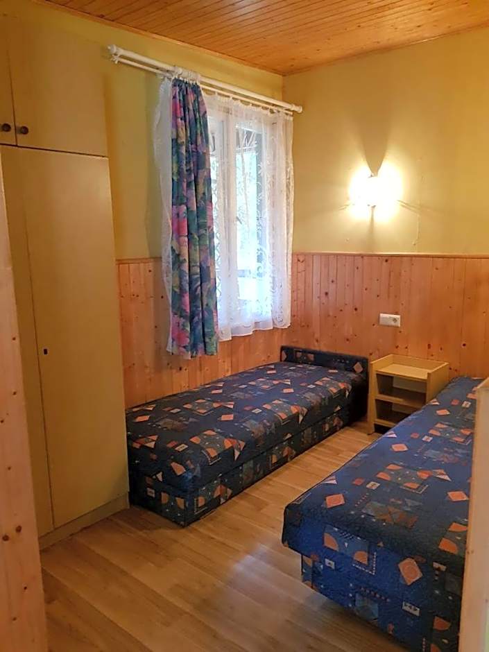 O.W. Krakus II - Domki i Pokoje