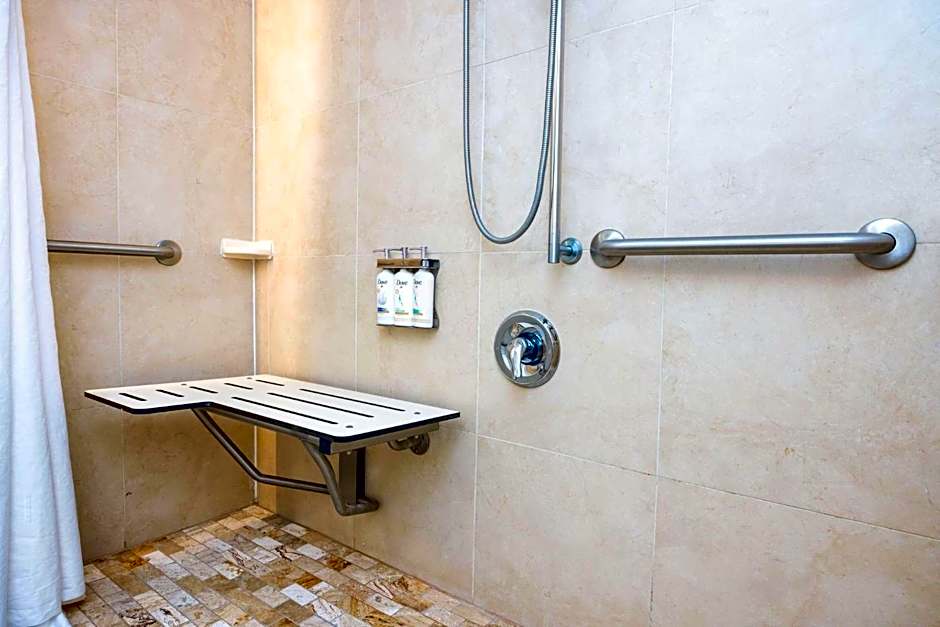 Holiday Inn Express Boston  Saugus By IHG