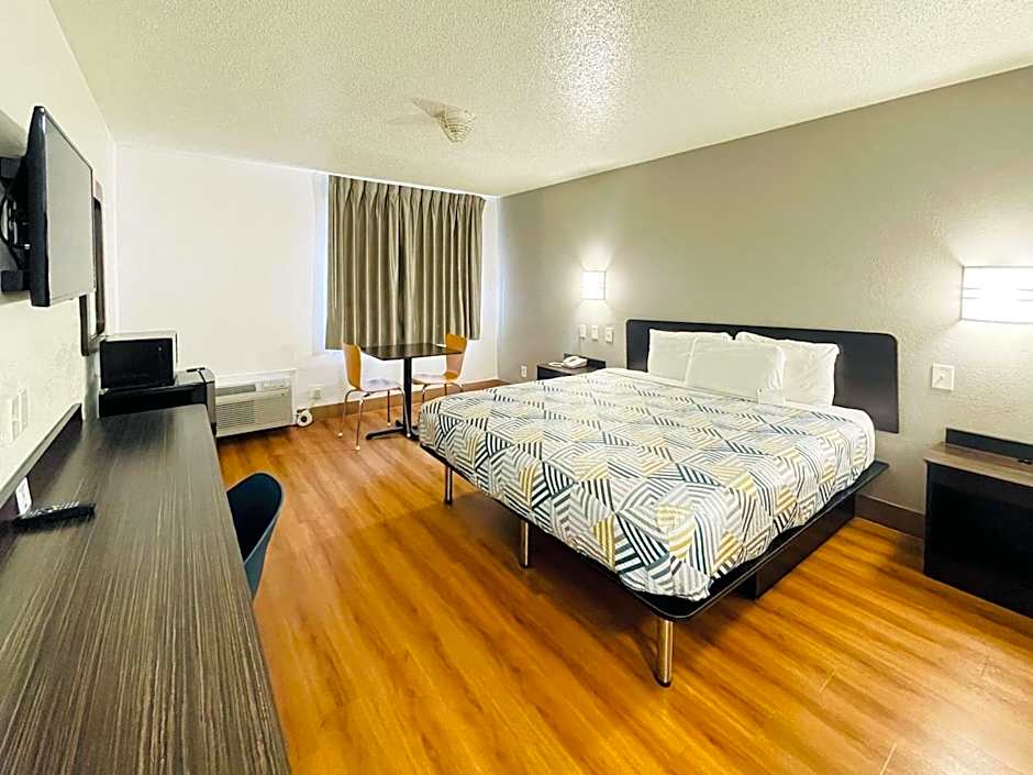 Motel 6-Duncanville, TX - Dallas