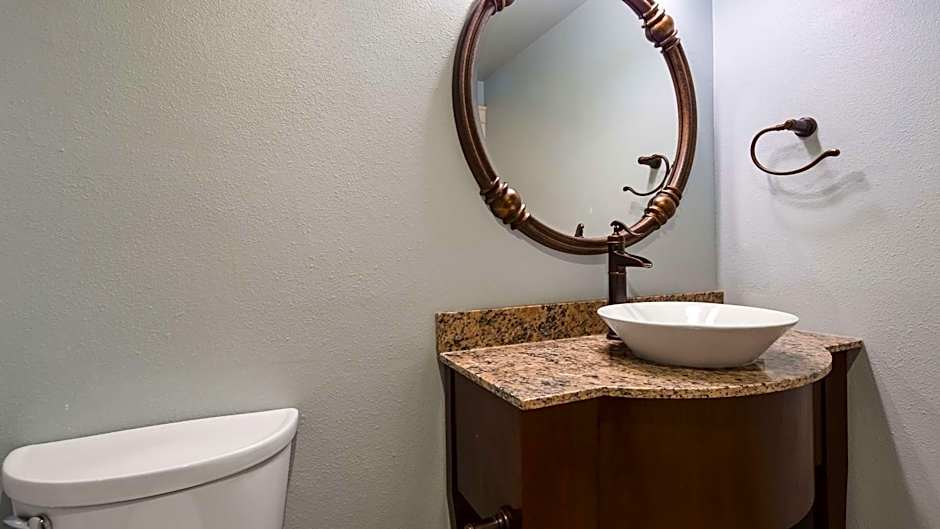 Best Western Plus Plaza Hotel