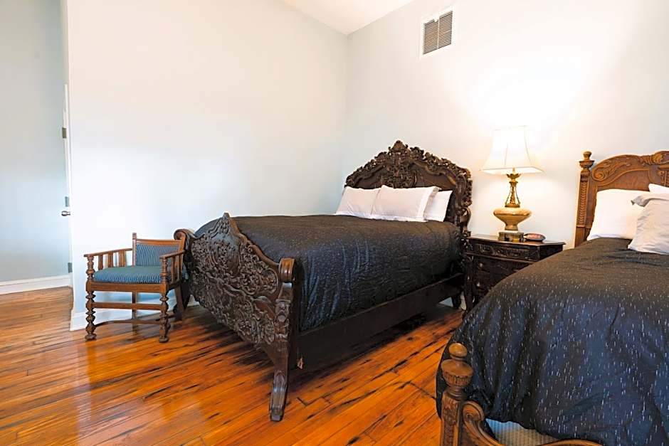Oak Park Inn