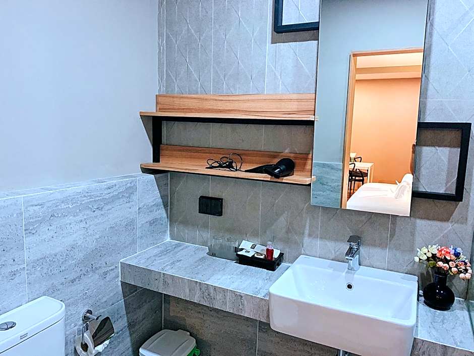 Sky Wave Patong Hotel