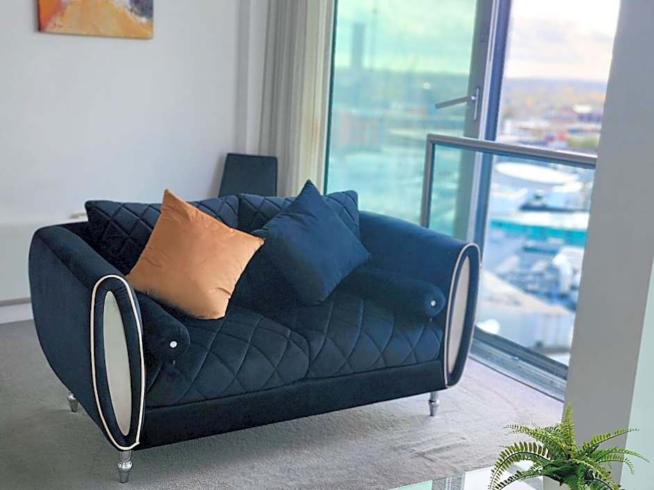 Cityscape Apartment in Birmingham with Self Checkin