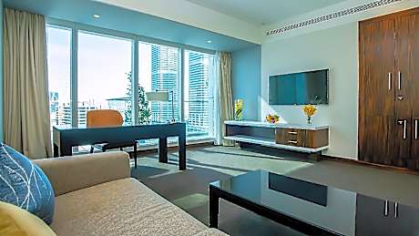 1 King Suite High Floor Almas Tower View