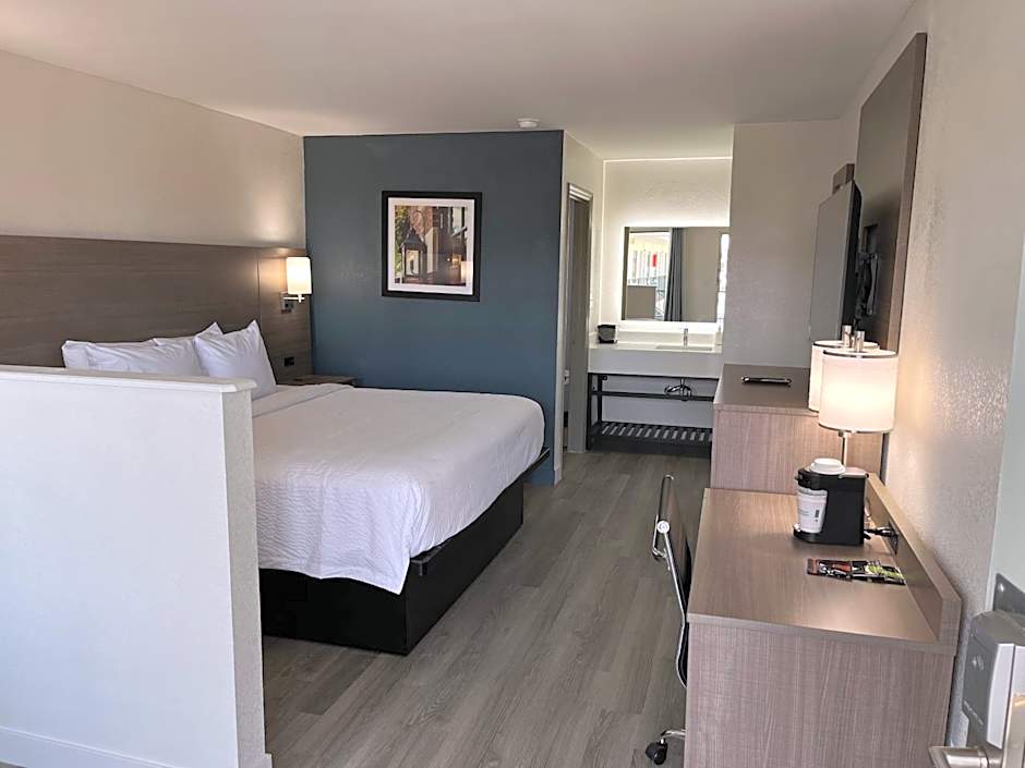 Baymont by Wyndham Sumter Northwest
