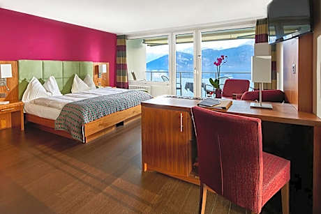 Superior Double Room with Lake View and Balcony