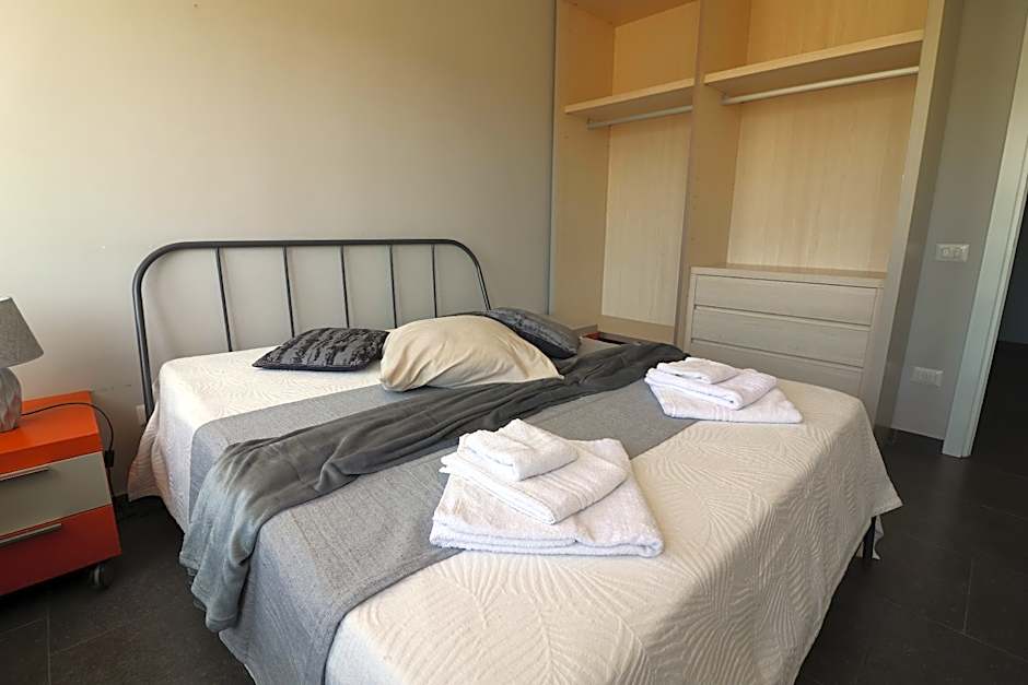 Modern Holiday Apartment With Wi-fi, Air Conditioning And Balcony; Pets Allowed