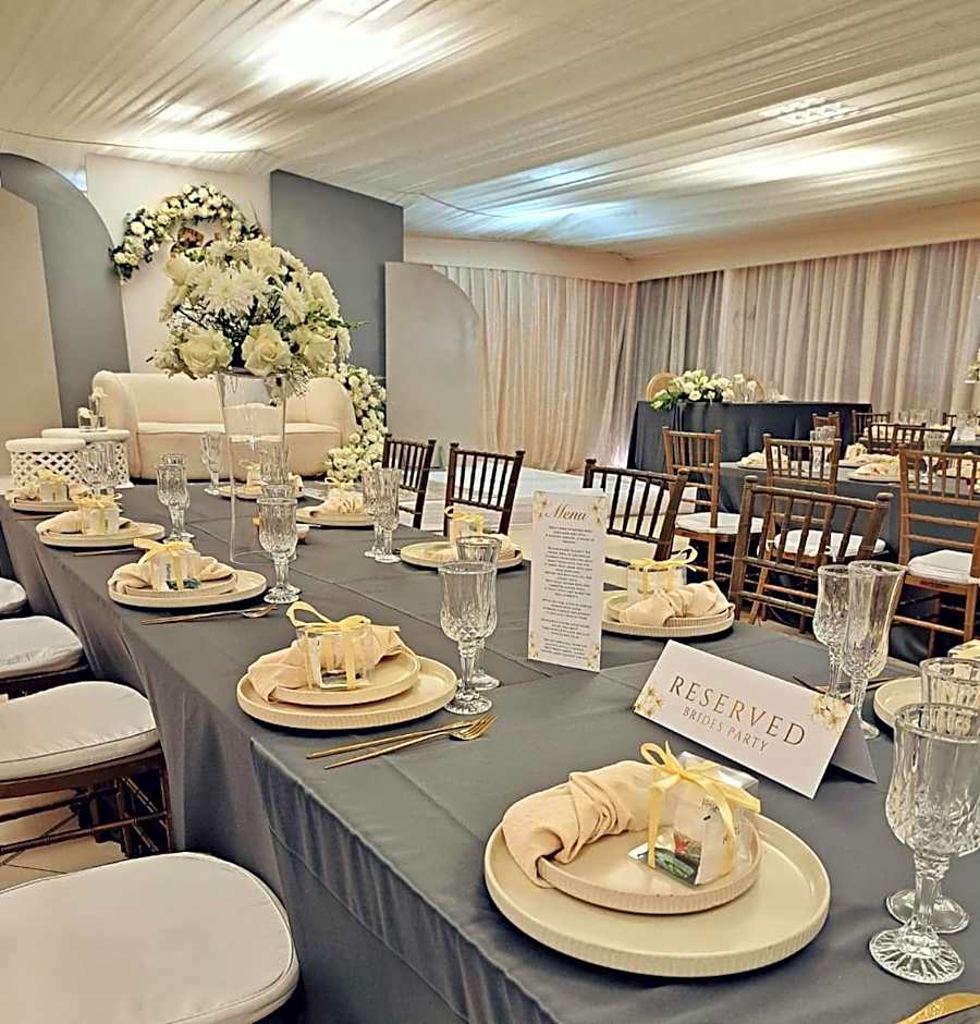 Oasis Hotel