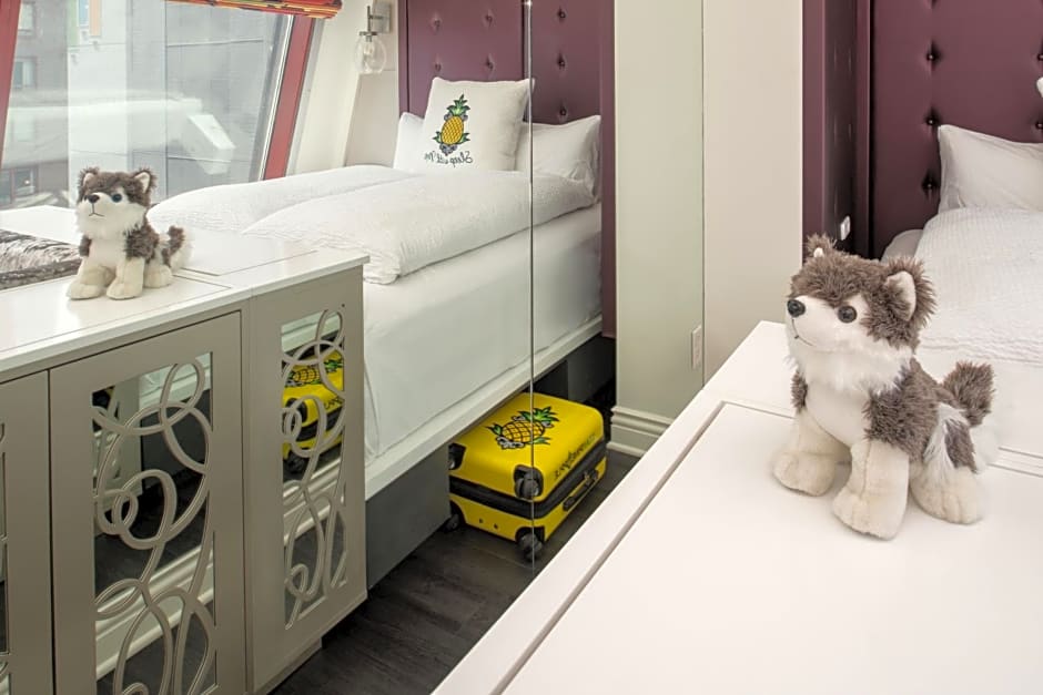 Staypineapple, An Artful Hotel, Midtown