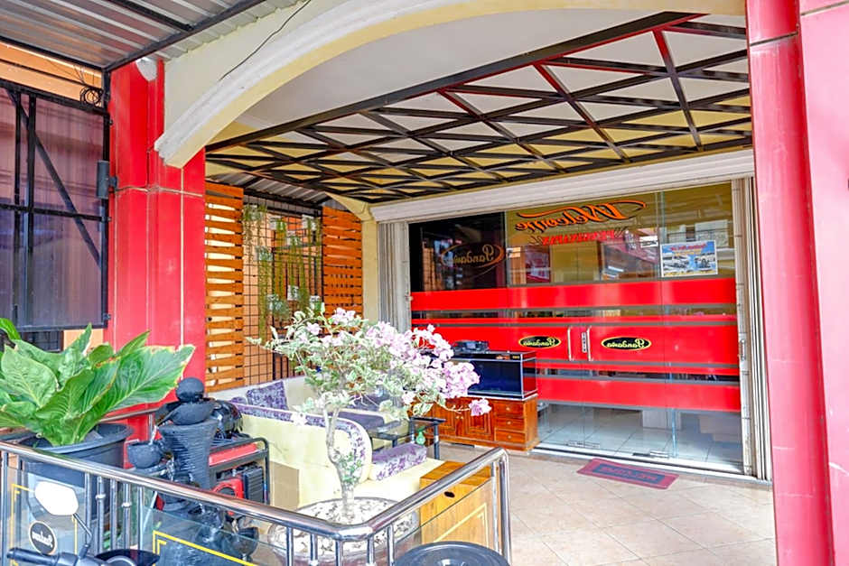 Pandawa Guest House At Ngaliyan Square Mitra RedDoorz