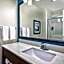 La Quinta Inn & Suites by Wyndham Niagara Falls