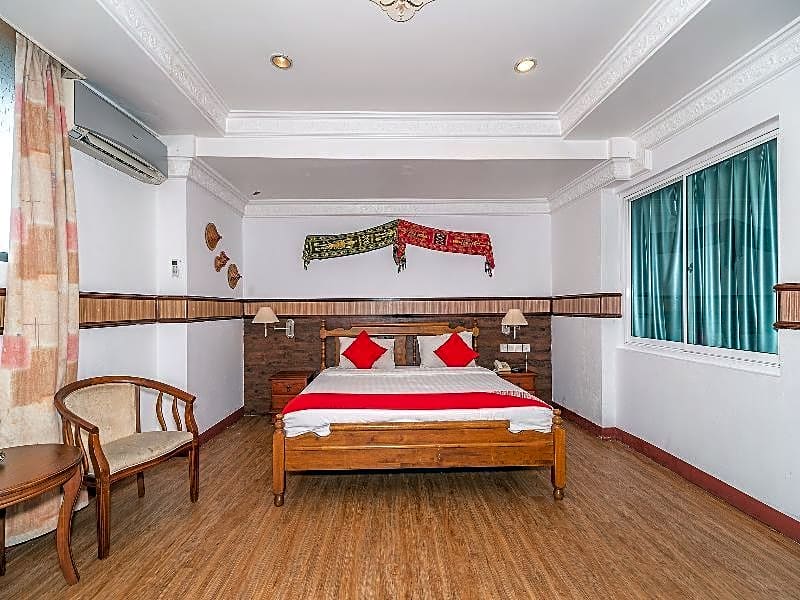 OYO 89864 Hotel Holiday Park
