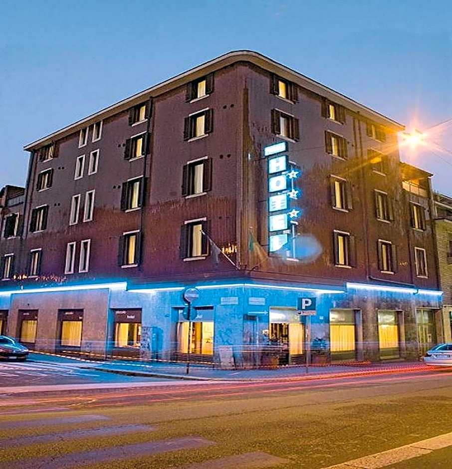 Piccolo Hotel
