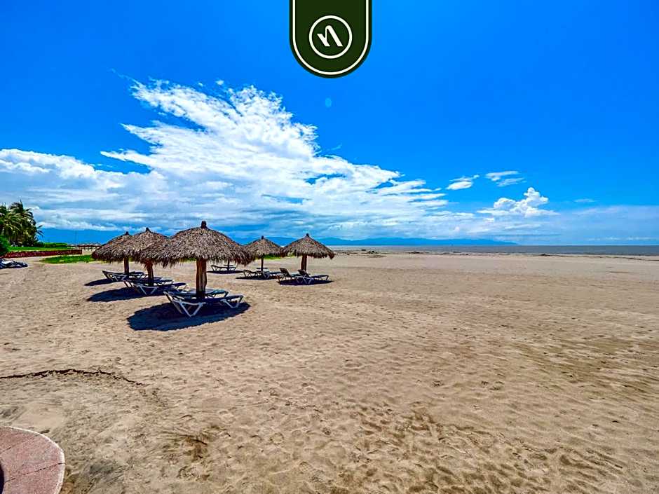 2BR Condo with Private Blacony - Oceean View