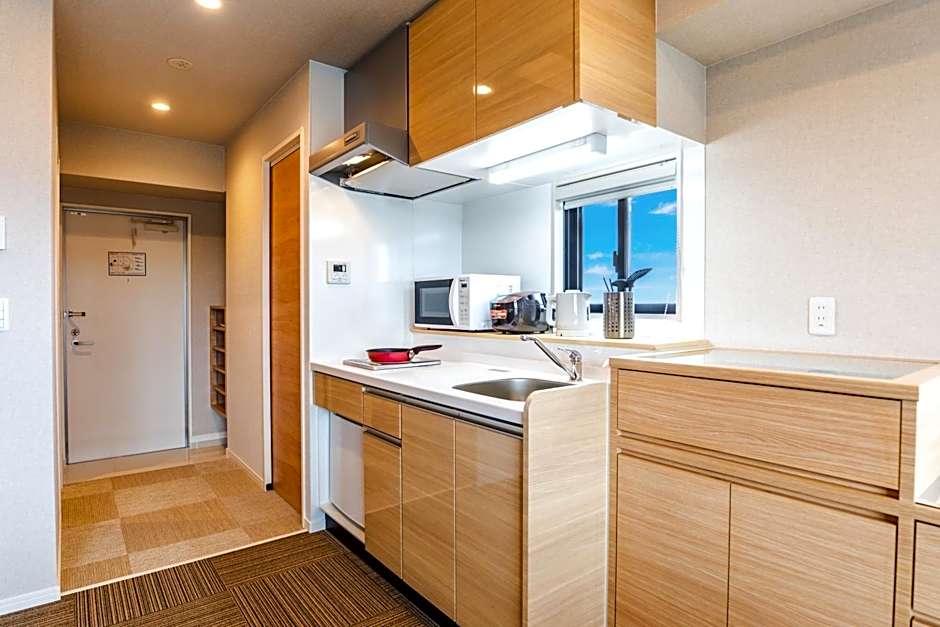 Yenns Marina Inn Mercy