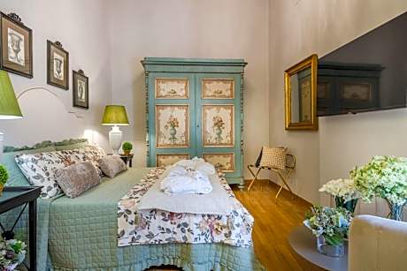 Deluxe One-Bedroom Apartment - Annex