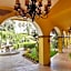 El Encanto Inn & Suites