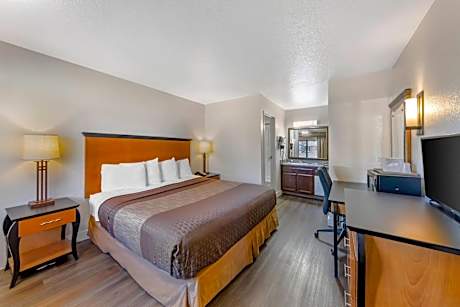 Standard King Room - Non-Smoking