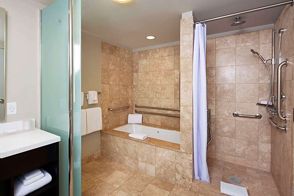 The Lofton Hotel Minneapolis, Tapestry Collection by Hilton