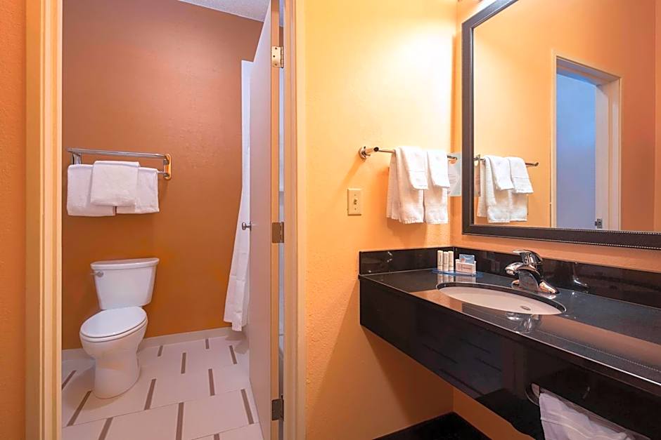 Comfort Inn & Suites Green Bay Stadium Area