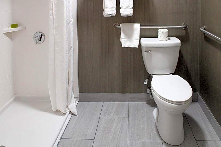 The Black Swan Lee - Lenox, an Ascend Collection Hotel