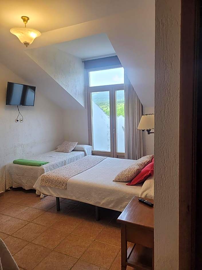 hostal Decerca Prádena