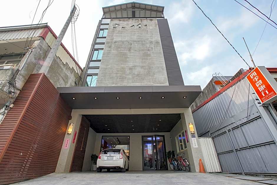 Travel Light Hotel