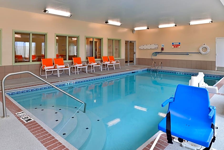 Holiday Inn Express Hotel & Suites Cincinnati-Blue Ash By IHG
