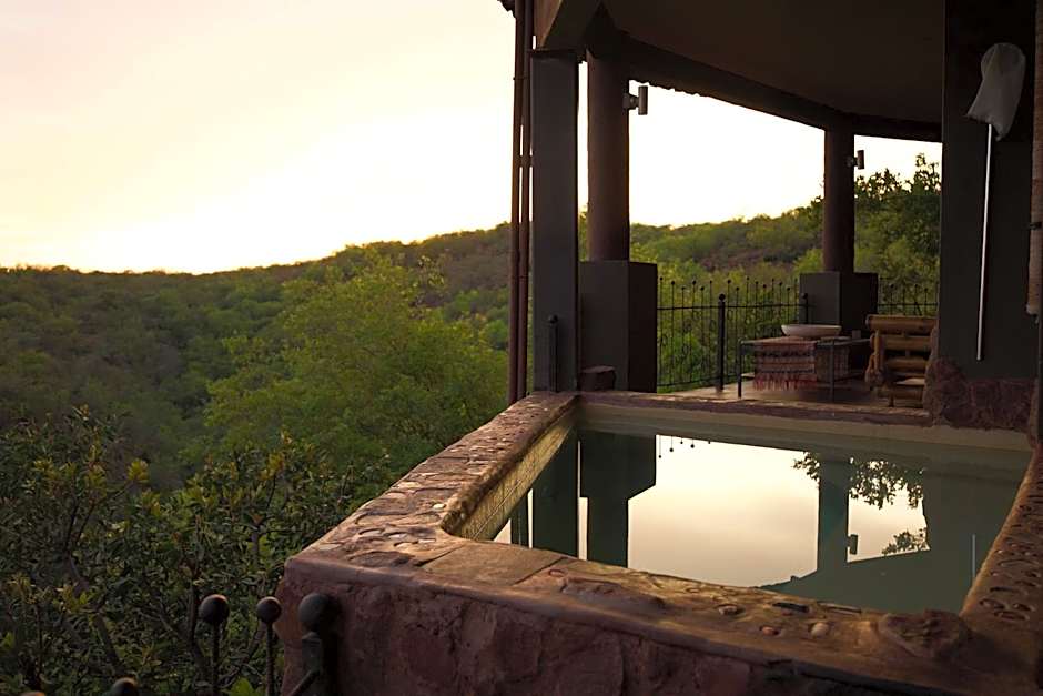 Leopards Rock Bush Boutique