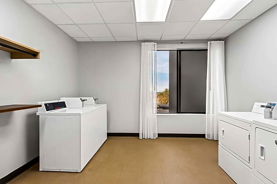 Spark by Hilton Phoenix East Mesa