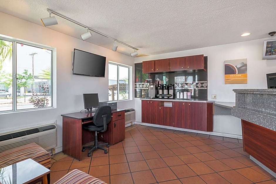 Motel 6-El Paso, TX - Airport - Fort Bliss