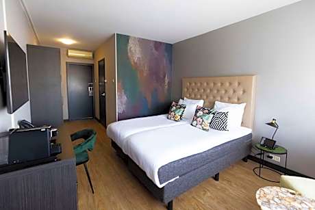 Comfy Double Room with City Spa Access