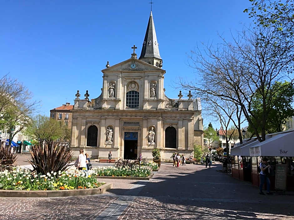 Hotel Le Cardinal Rueil Centre