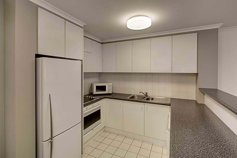 Adina Serviced Apartments Canberra James Court