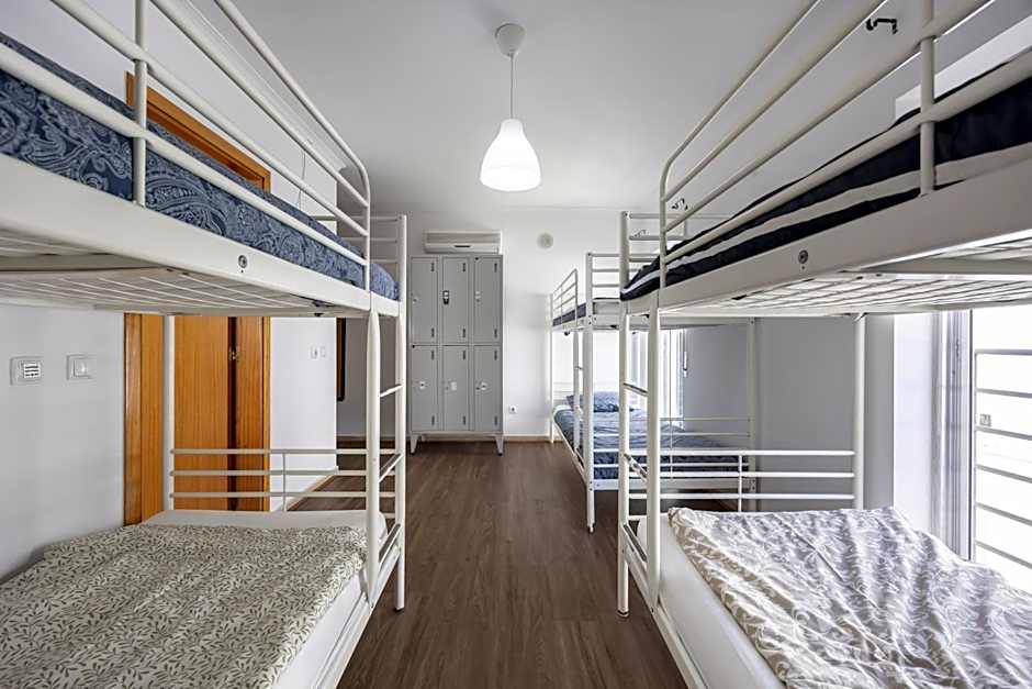 The 17 Party Hostel